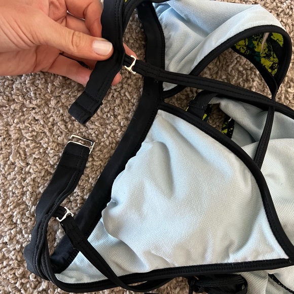 Nike swimsuit - Picture 3 of 3